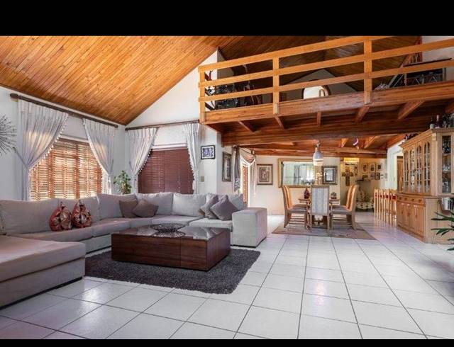 4 BEDROOM HOUSE FOR SALE IN OAKDENE